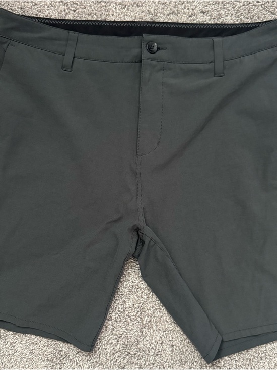 Vuori Other - Vuori Men's Charcoal Flat-Front Performance Shorts 8”